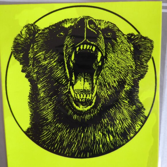 NEW 4.25” x 5.75” JAPAN JAPANESE BEWARE OF BEARS WINDOW STICKER VINYL DECAL - Picture 3 of 4